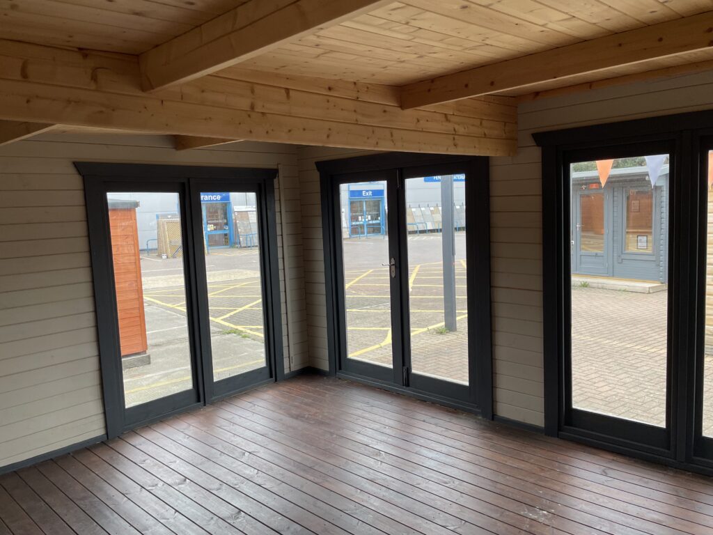 Tiger Optima 44mm Log Cabin internal picture