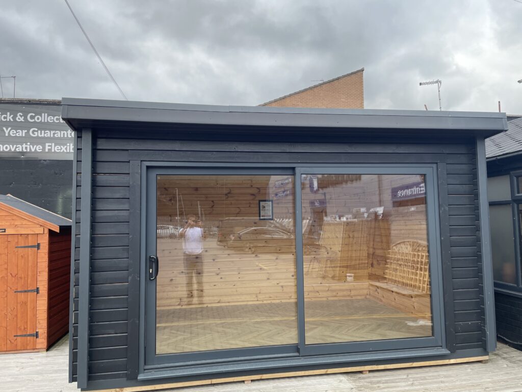 tiger-obsidian-log-cabin-70mm-horsforth-show-site