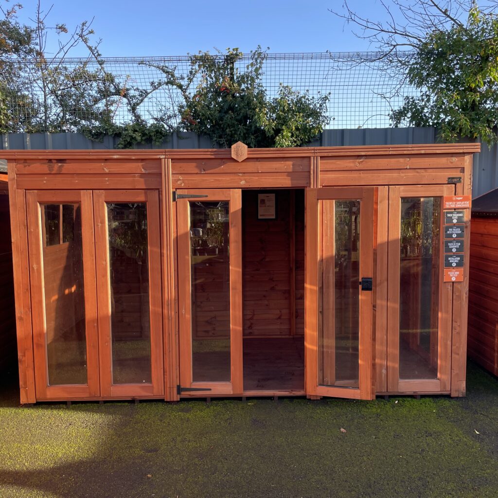Full-pane summerhouse featuring double doors and a pent roof