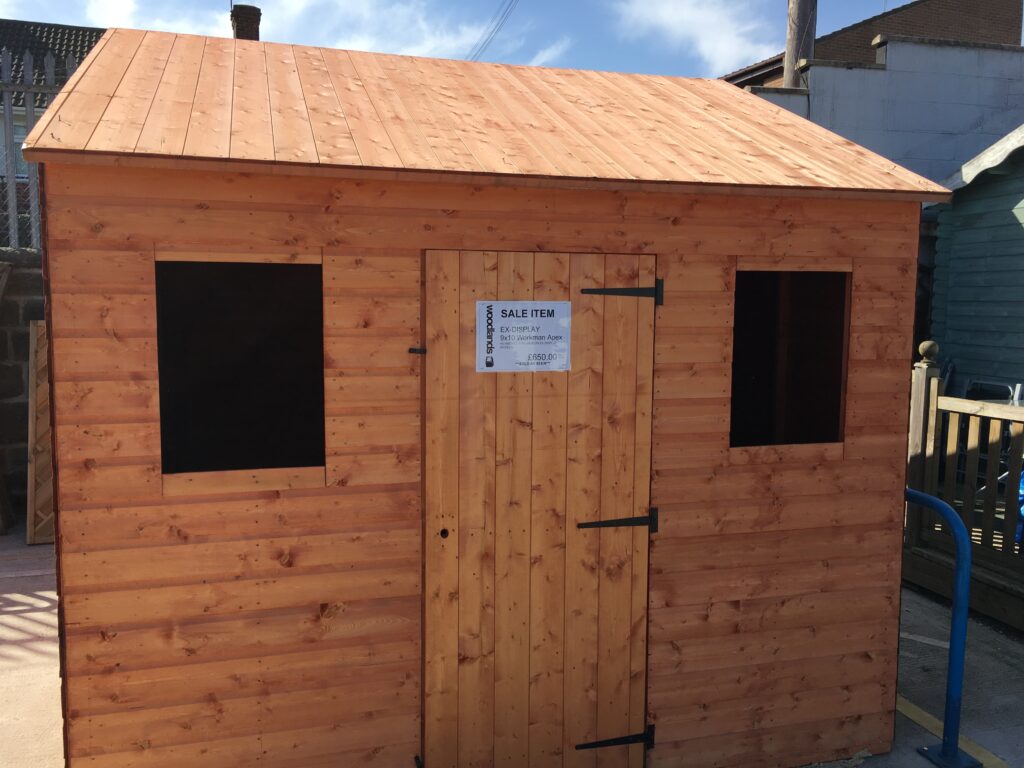 This shows the typical Tiger 12mm roof construction. You can see from this construction photograph how solid and well built the roof is.